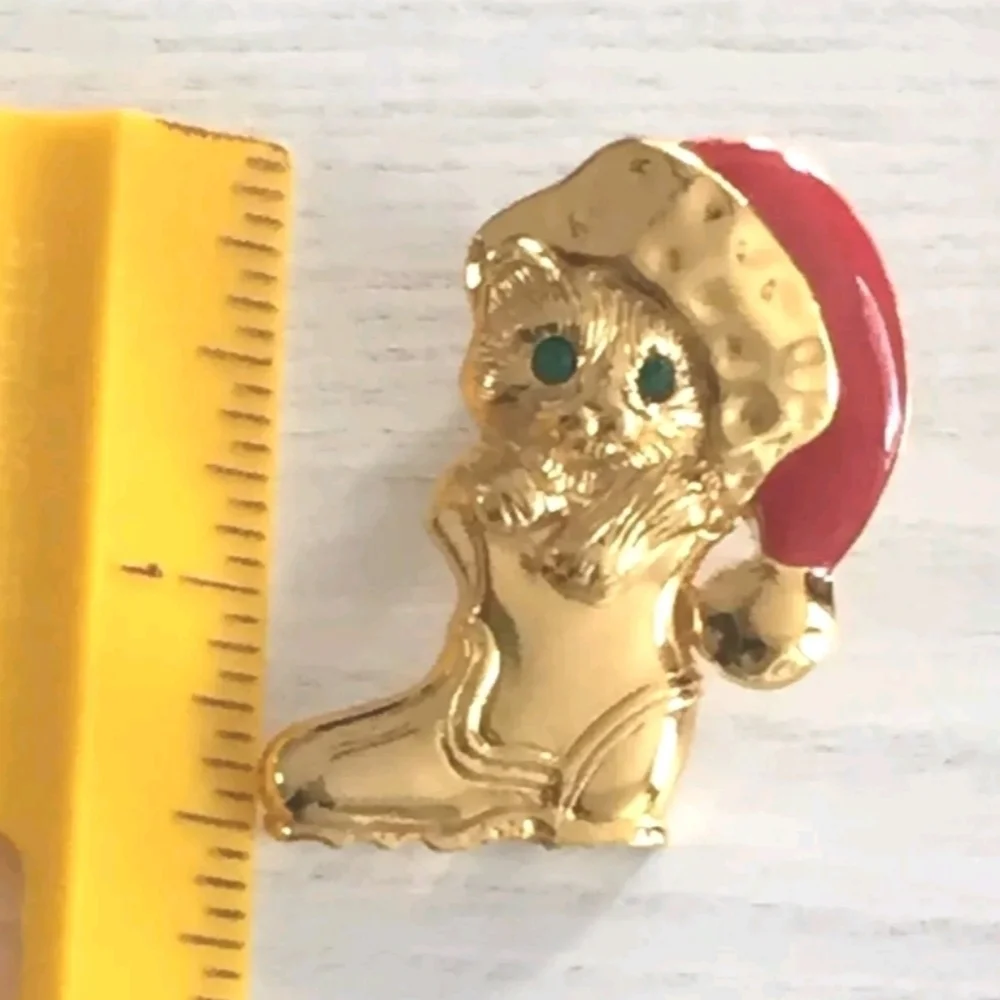 AVON Christmas Kitten Tac Pin